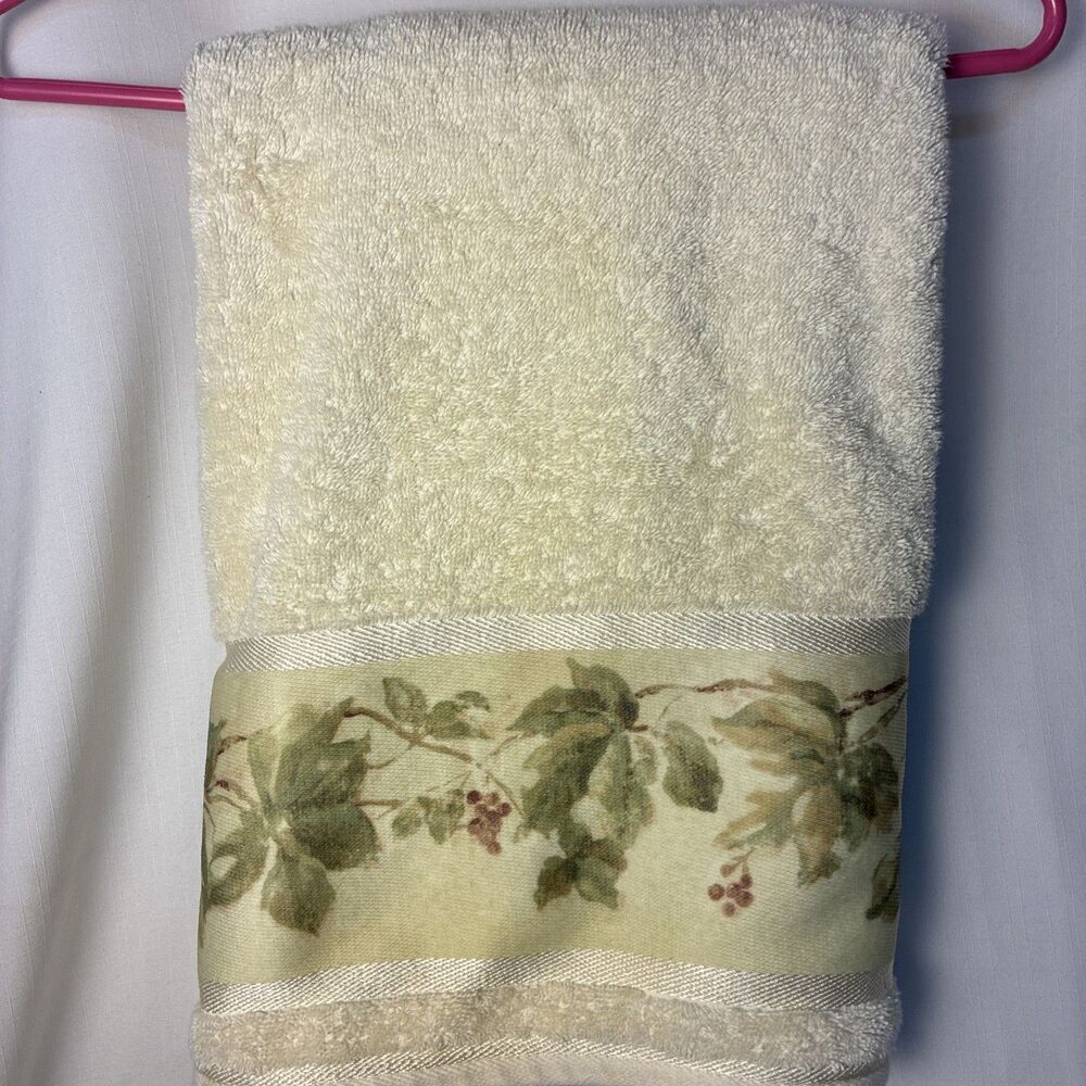Croscill Verbena Floral Script Cream full sz bath Towel grapes leaves vintage
